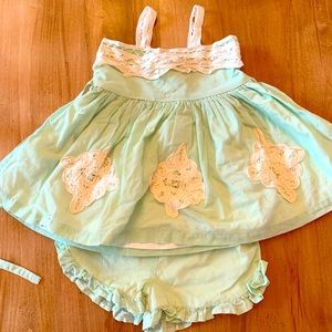 Well Dressed Wolf tunic (Play)